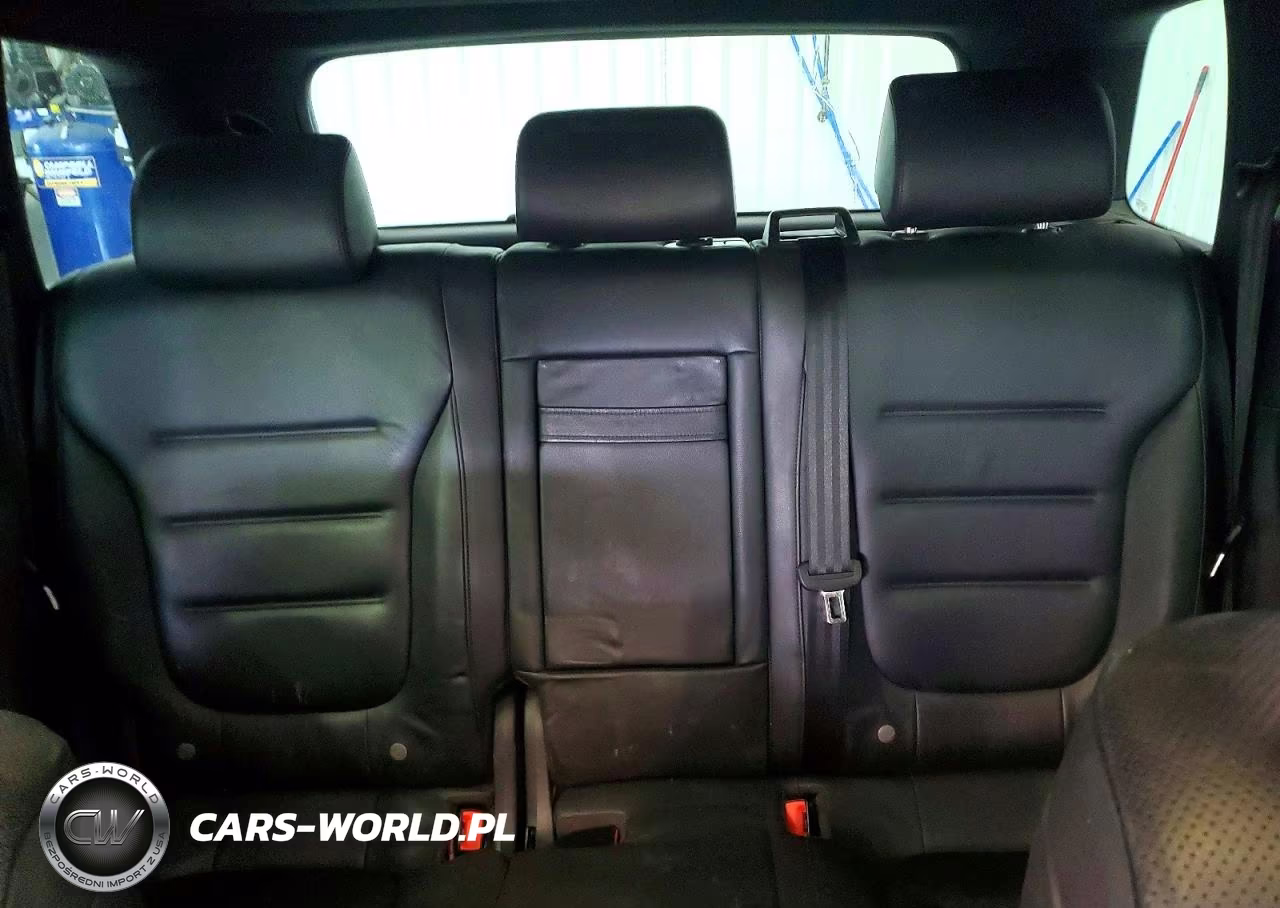2017 Volkswagen Touareg Wolfsburg VIN:WVGRF7BP9HD004105 - 10
