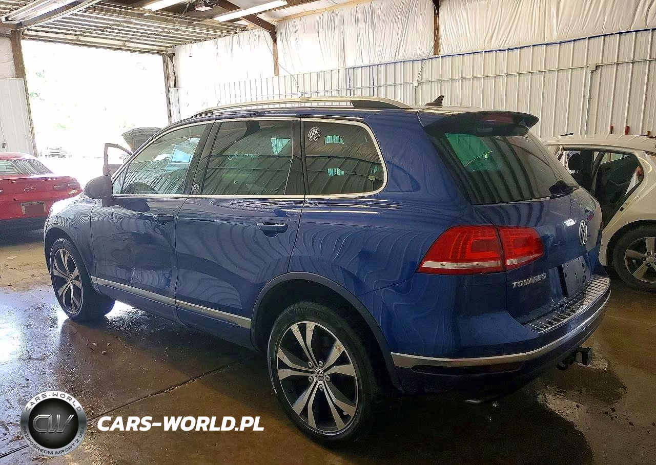 2017 Volkswagen Touareg Wolfsburg VIN:WVGRF7BP9HD004105 - 2