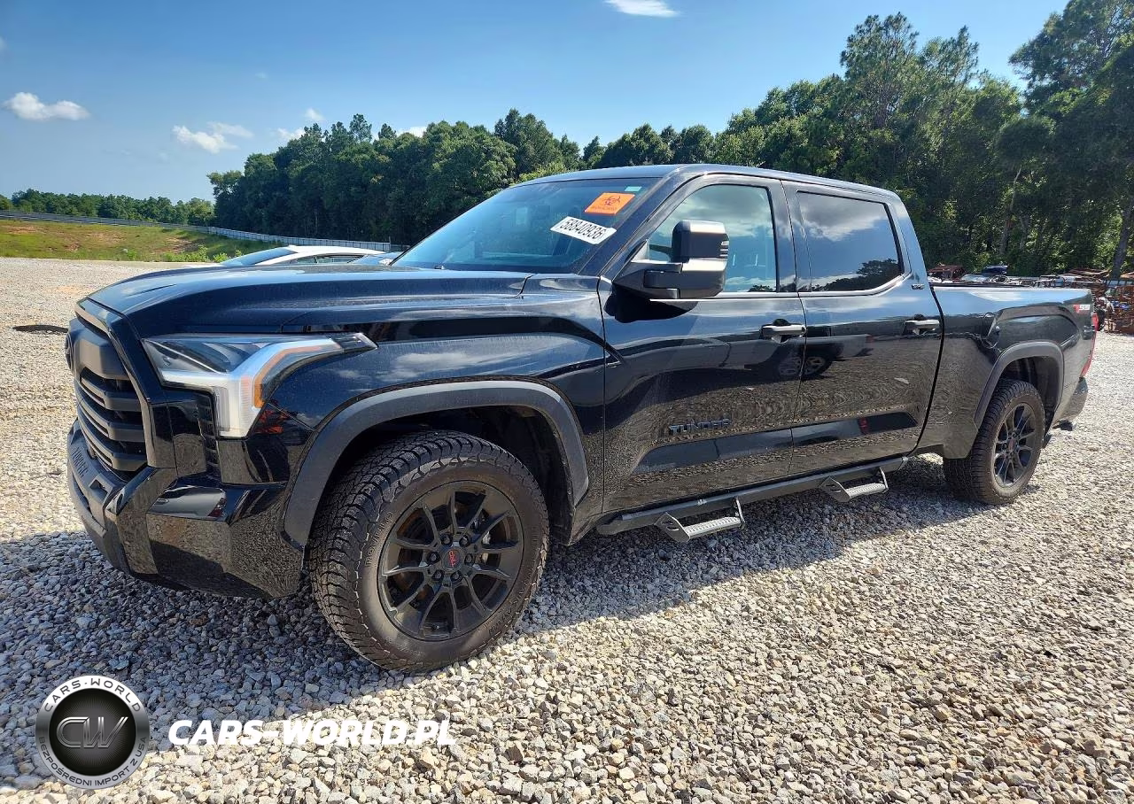 2023 Toyota Tundra Crewmax Sr5 – zdjęcie 1 z 13