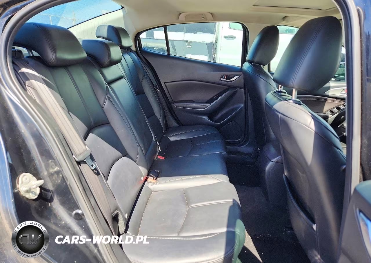 2018 Mazda 3 Touring VIN:3MZBN1V33JM174840 - 10