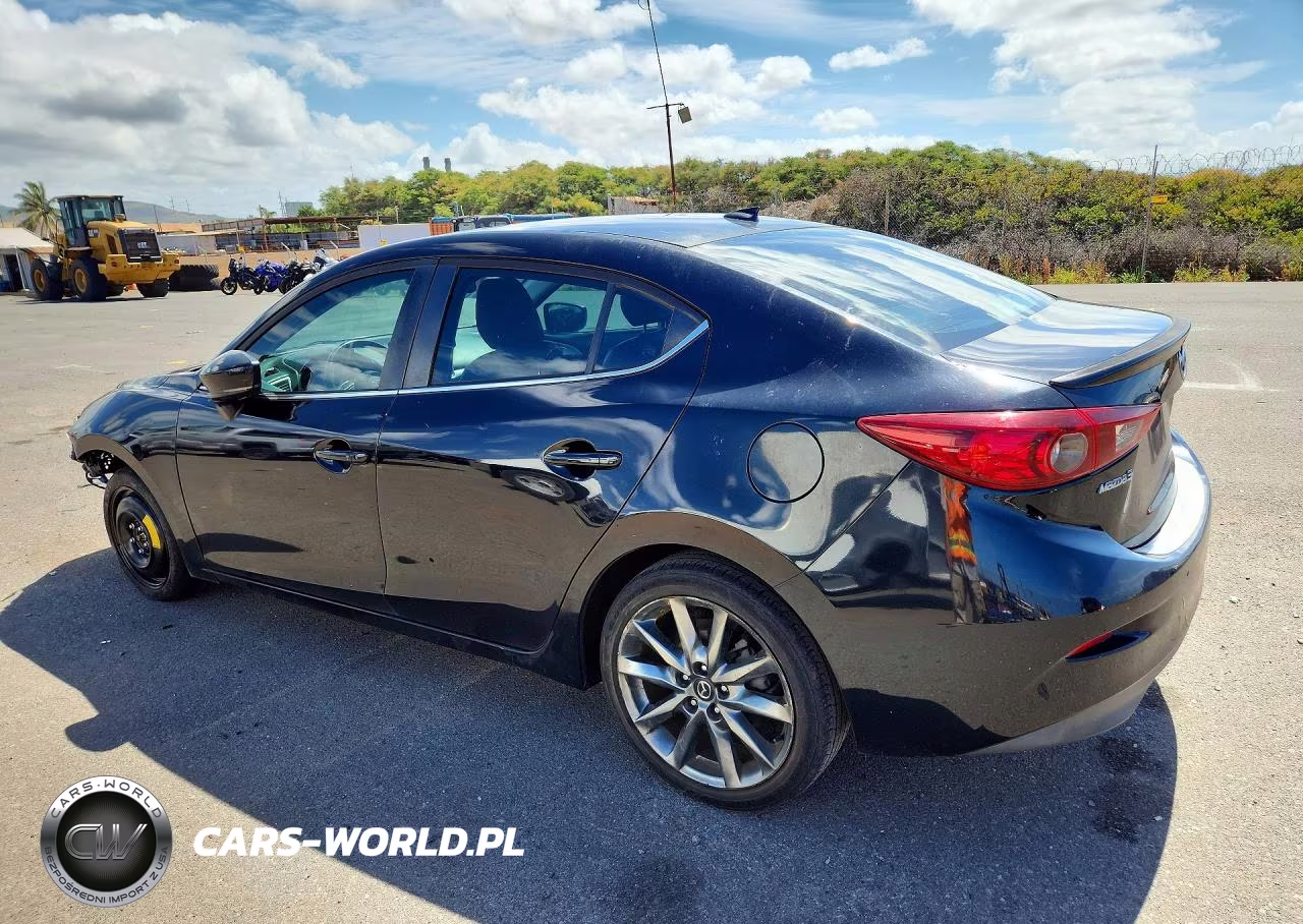 2018 Mazda 3 Touring VIN:3MZBN1V33JM174840 - 2