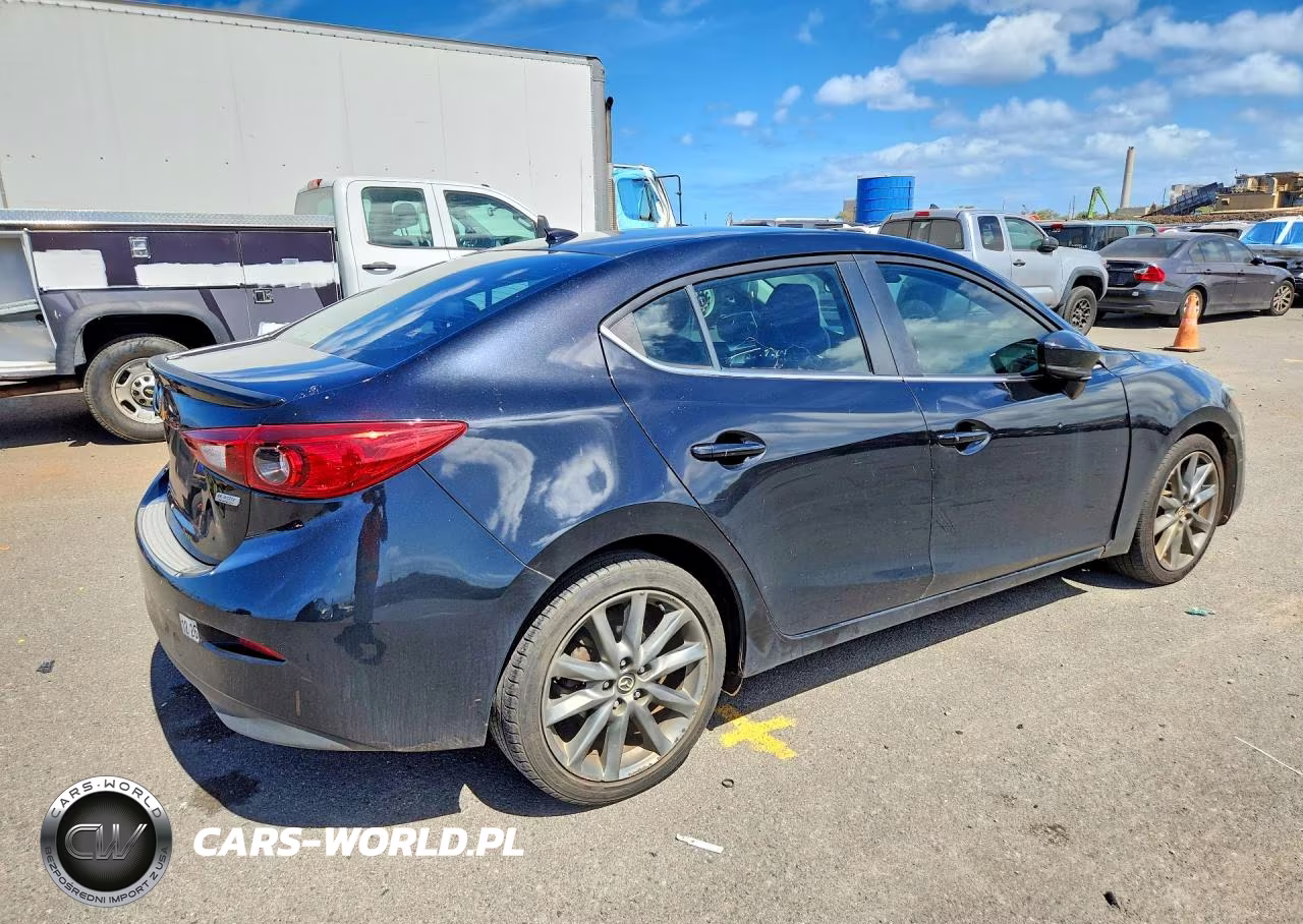 2018 Mazda 3 Touring VIN:3MZBN1V33JM174840 - 3