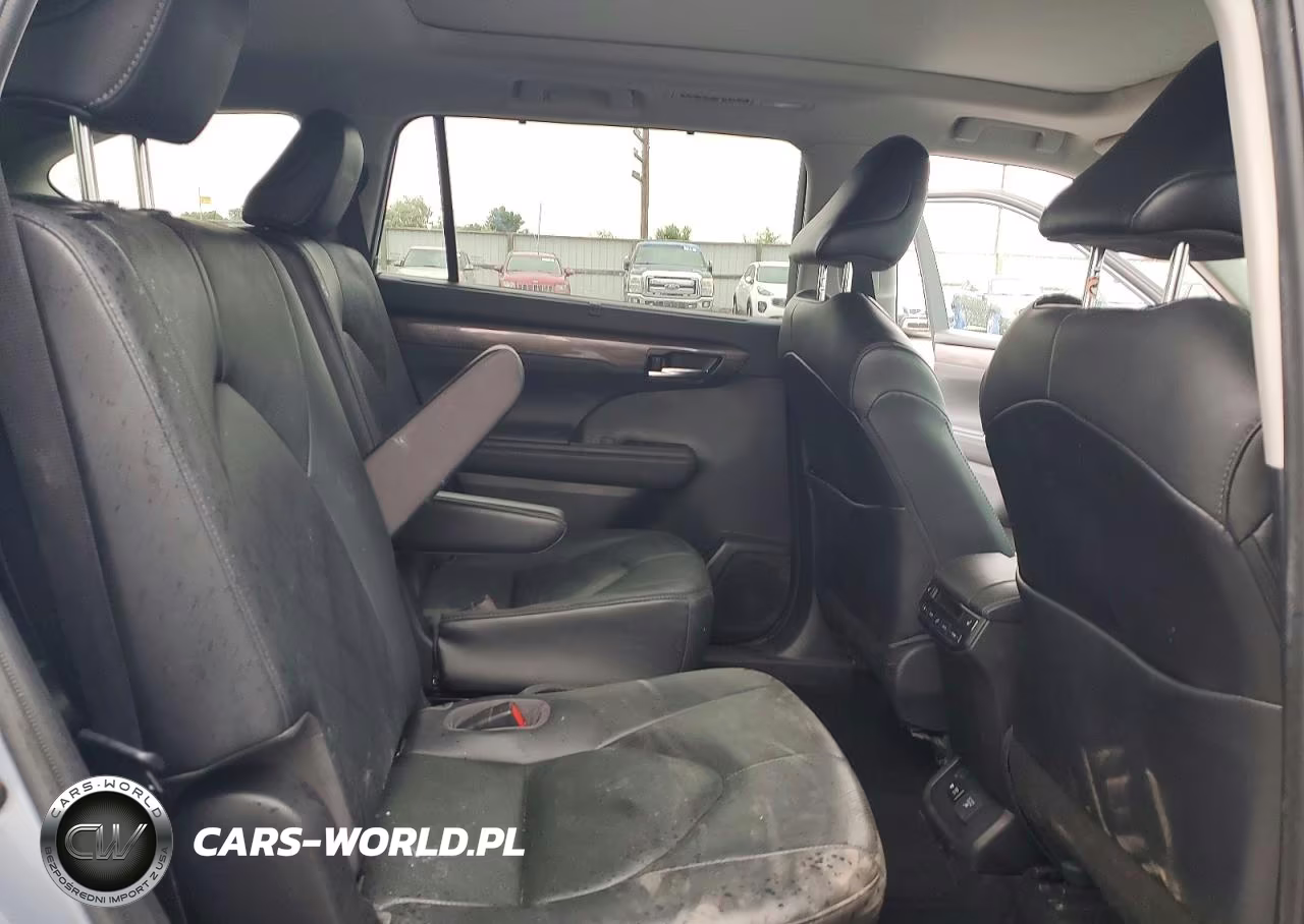 2021 Toyota Highlander Hybrid Platinum VIN:5TDEBRCH1MS020332 - 11