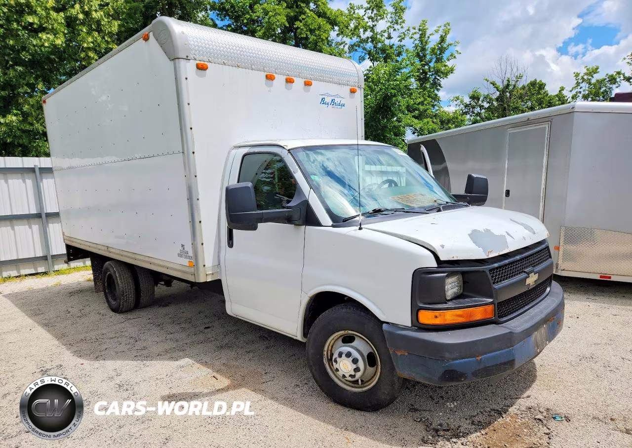 2010 Chevrolet Express G3500 VIN:1GB6G3BG7A1129970 - 4