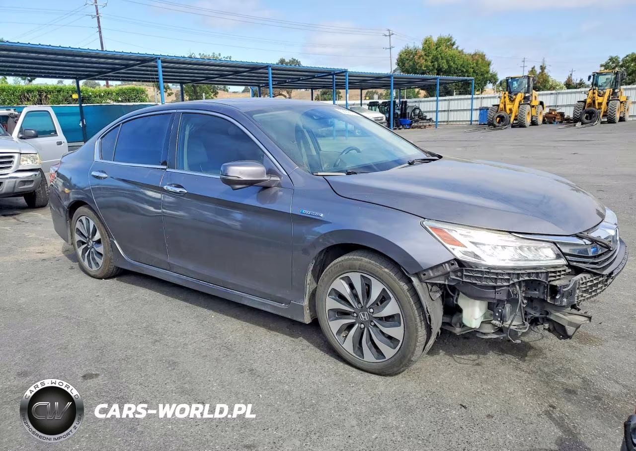 2017 Honda Accord Touring Hybrid VIN:JHMCR6F72HC020835 - 4