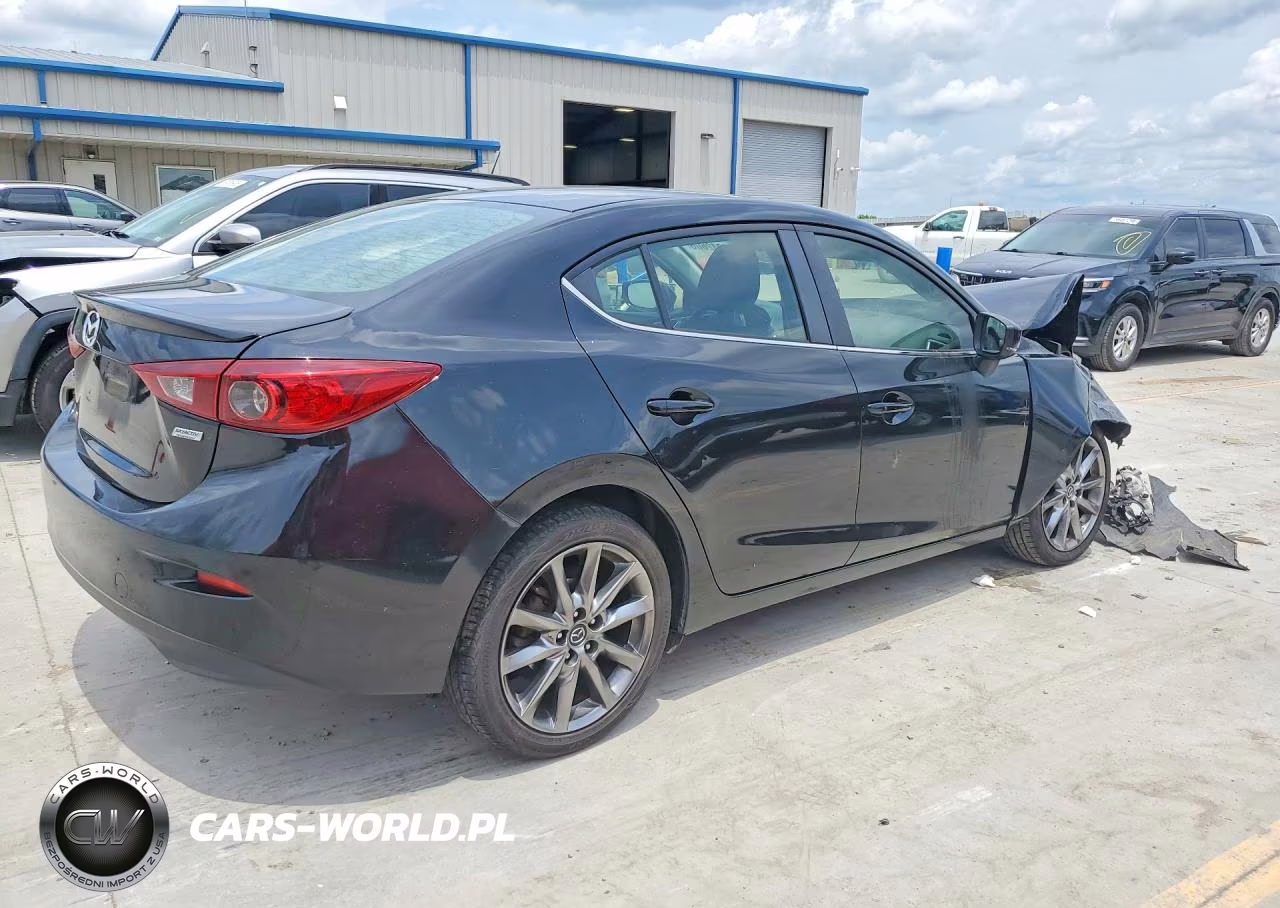 2018 Mazda 3 Touring VIN:3MZBN1V3XJM204254 - 3