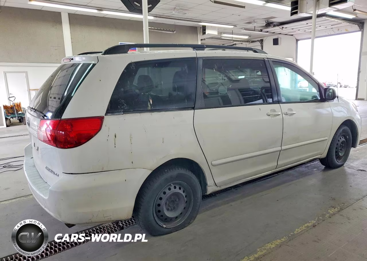 2010 Toyota Sienna Le 7-Passenger VIN:5TDKK4CC0AS303584 - 3