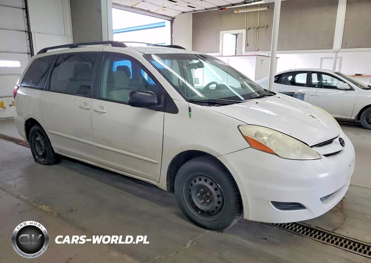 2010 Toyota Sienna Le 7-Passenger VIN:5TDKK4CC0AS303584 - 4