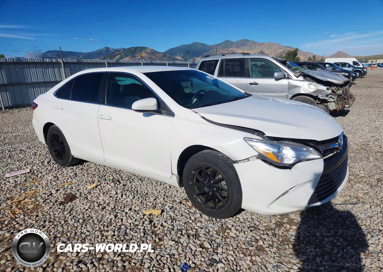 2016 Toyota Camry Le VIN:4T1BF1FK0GU179614 - 4