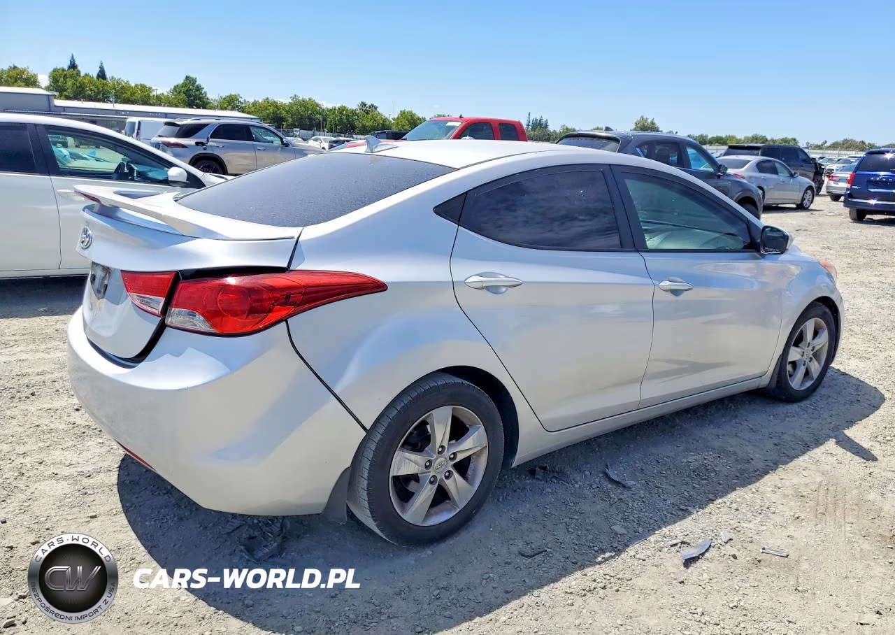 2013 Hyundai Elantra Gls VIN:KMHDH4AE4DU955907 - 3