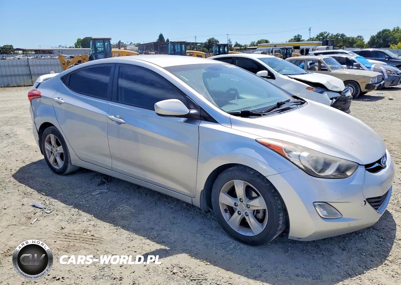 2013 Hyundai Elantra Gls VIN:KMHDH4AE4DU955907 - 4