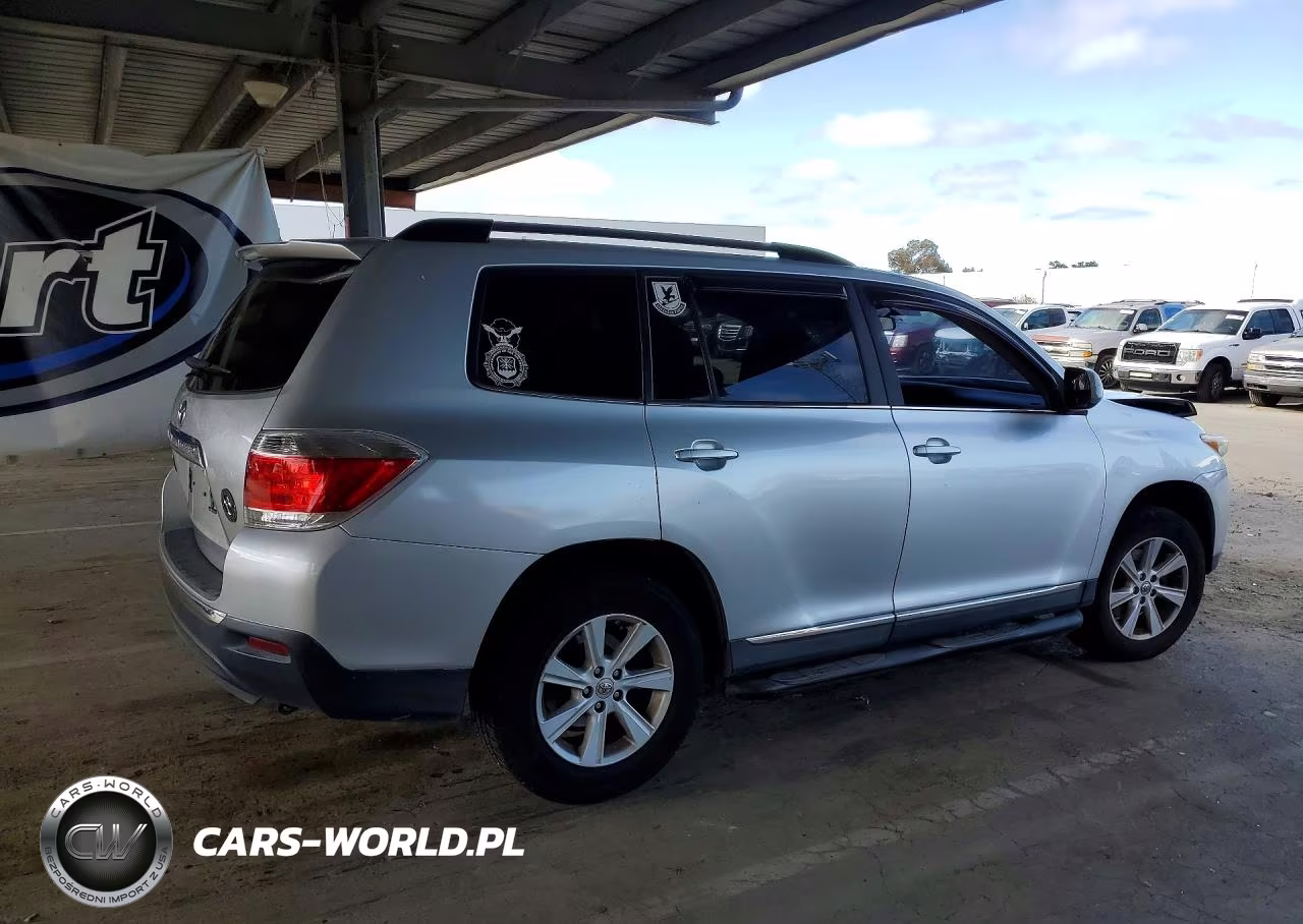 2013 Toyota Highlander Plus VIN:5TDZK3EH6DS135729 - 3