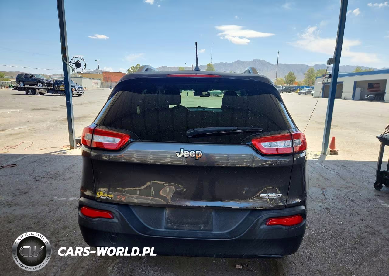 2014 Jeep Cherokee Latitude VIN:1C4PJLCB6EW228325 - 6