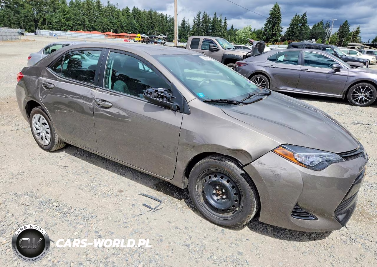 2017 Toyota Corolla Le VIN:2T1BURHE2HC843040 - 4