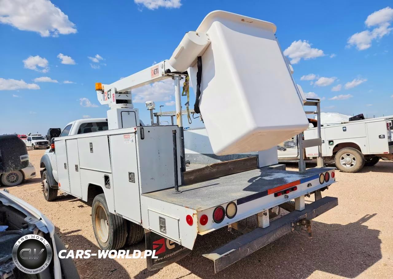 2015 Ford F450 Super Duty Bucket Truck VIN:1FDUF4GY1FEC64225 - 2
