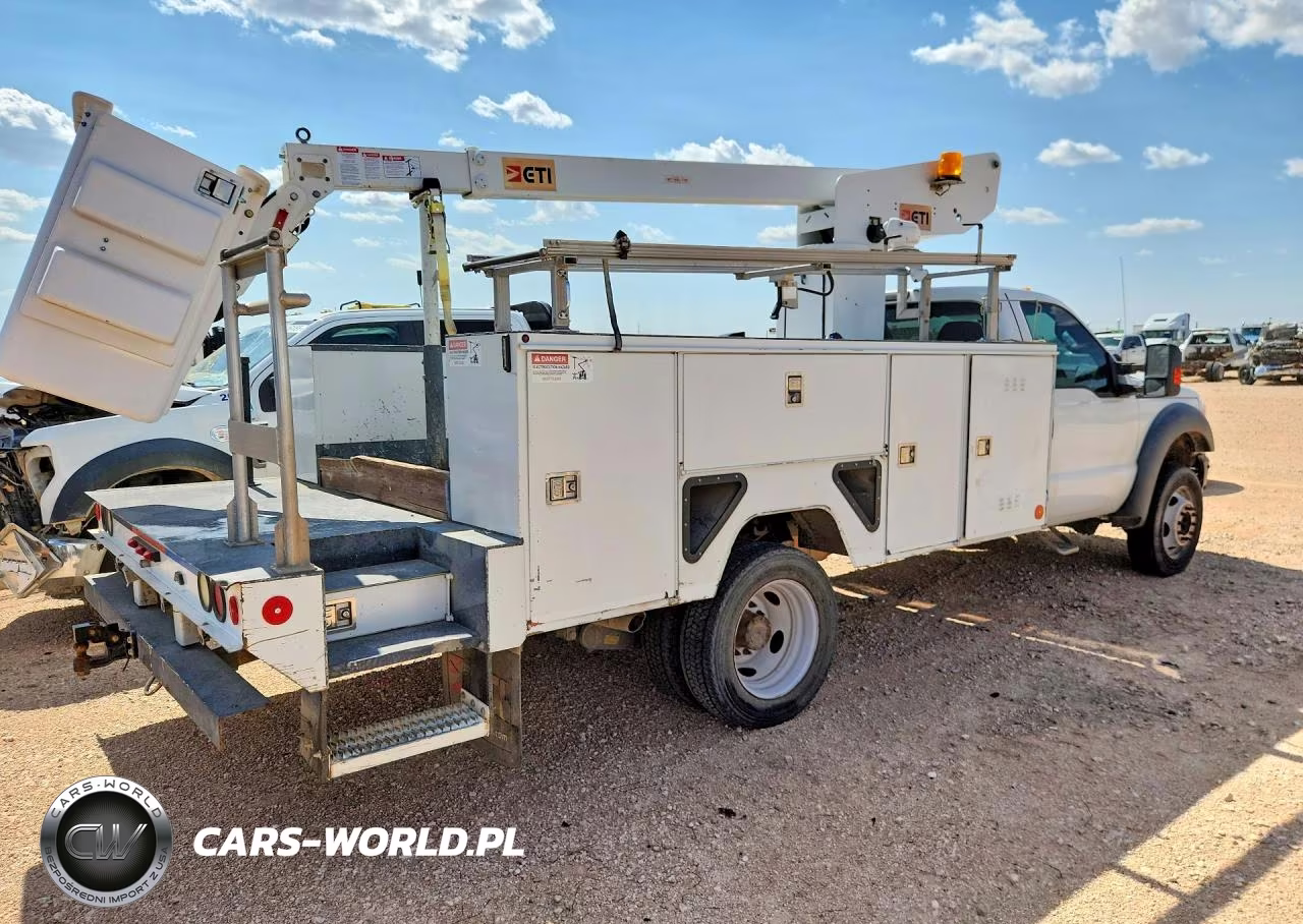 2015 Ford F450 Super Duty Bucket Truck VIN:1FDUF4GY1FEC64225 - 3