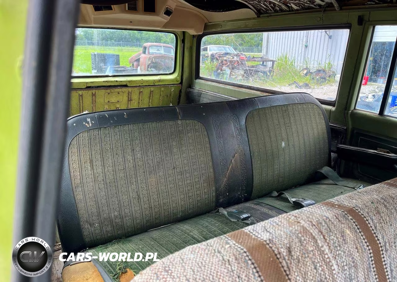 1972 Chevrolet Suburban Custom 20 Deluxe VIN:CCE262F161542 - 6