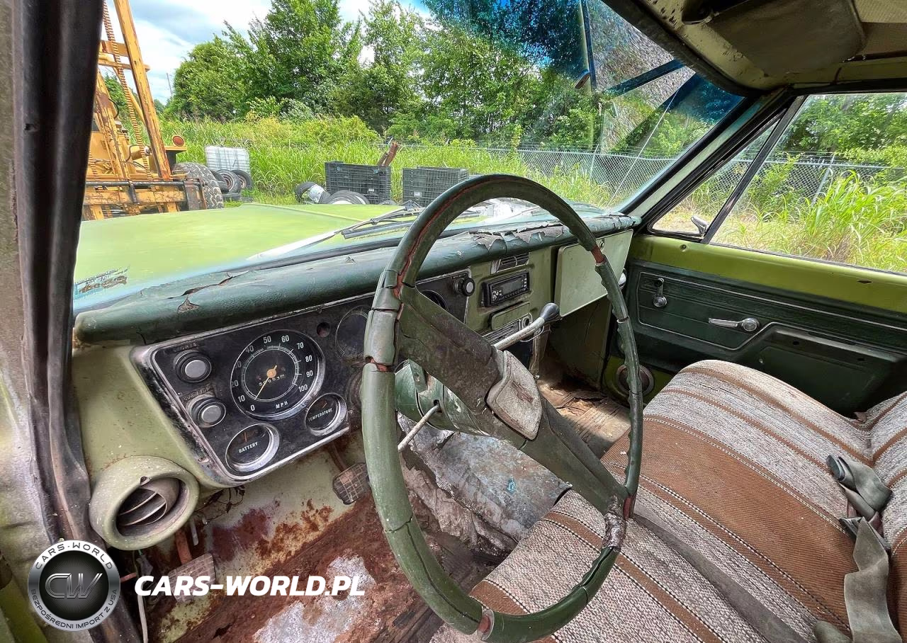 1972 Chevrolet Suburban Custom 20 Deluxe VIN:CCE262F161542 - 9