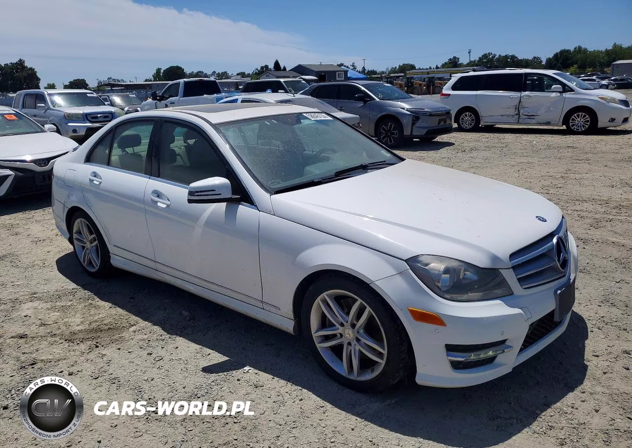 2013 Mercedes-Benz C 300 4Matic VIN:WDDGF8AB2DG147922 - 4