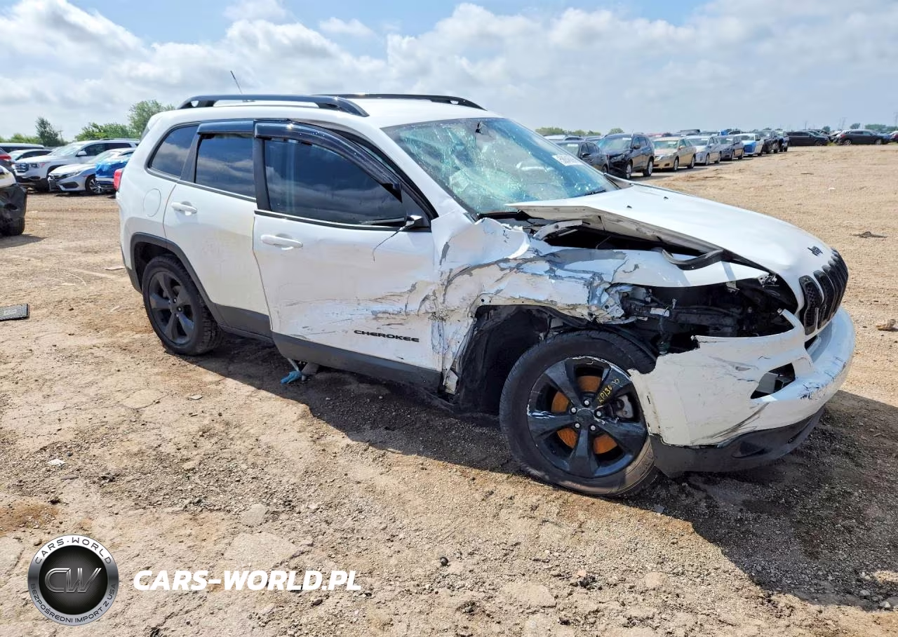 2015 Jeep Cherokee Latitude VIN:1C4PJLCB1FW722383 - 4