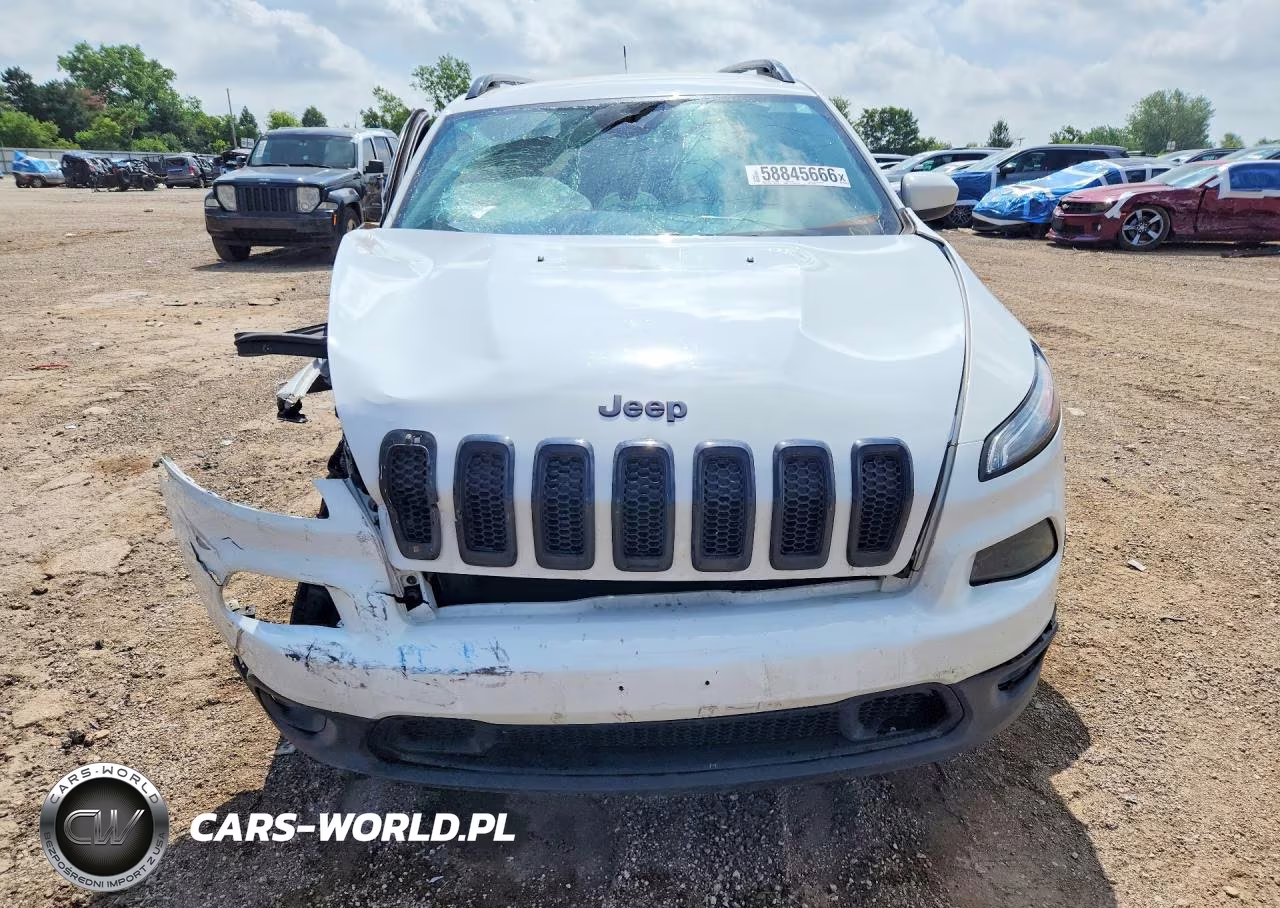 2015 Jeep Cherokee Latitude VIN:1C4PJLCB1FW722383 - 5