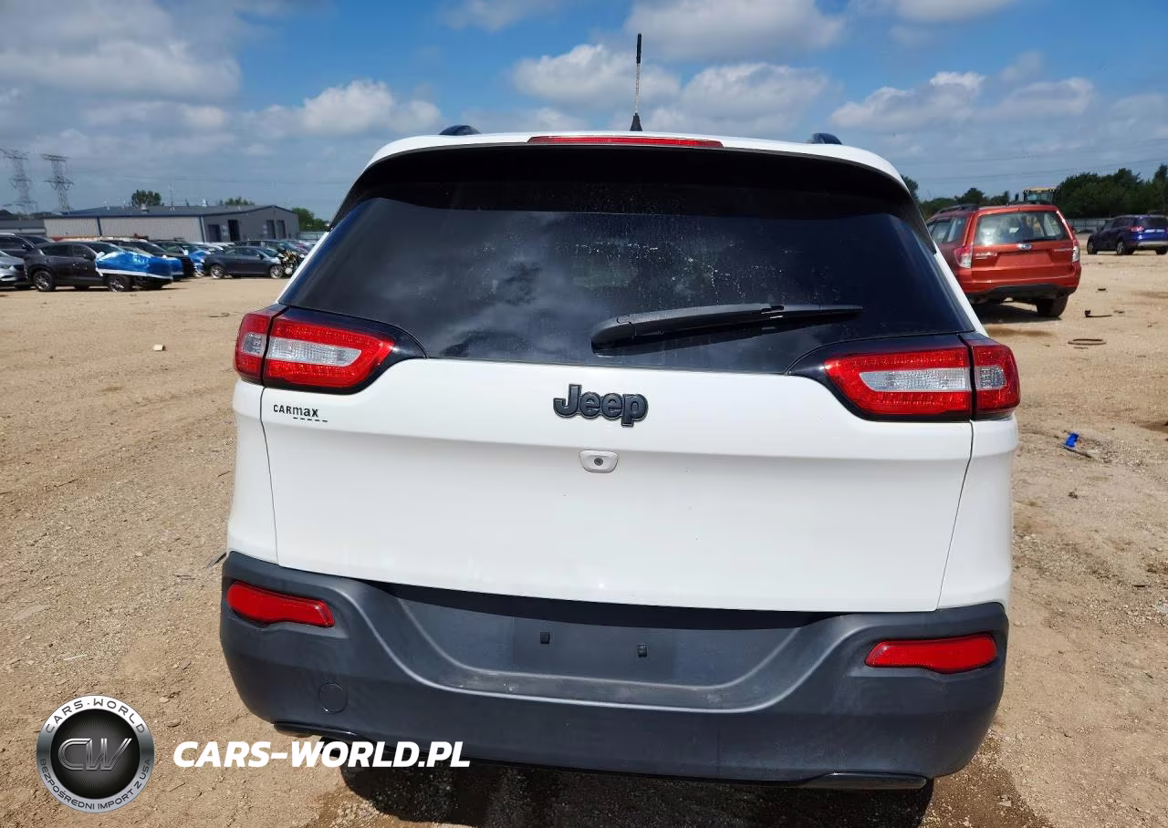 2015 Jeep Cherokee Latitude VIN:1C4PJLCB1FW722383 - 6