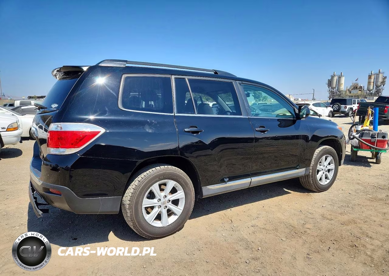 2013 Toyota Highlander Plus VIN:5TDBK3EH3DS237474 - 3