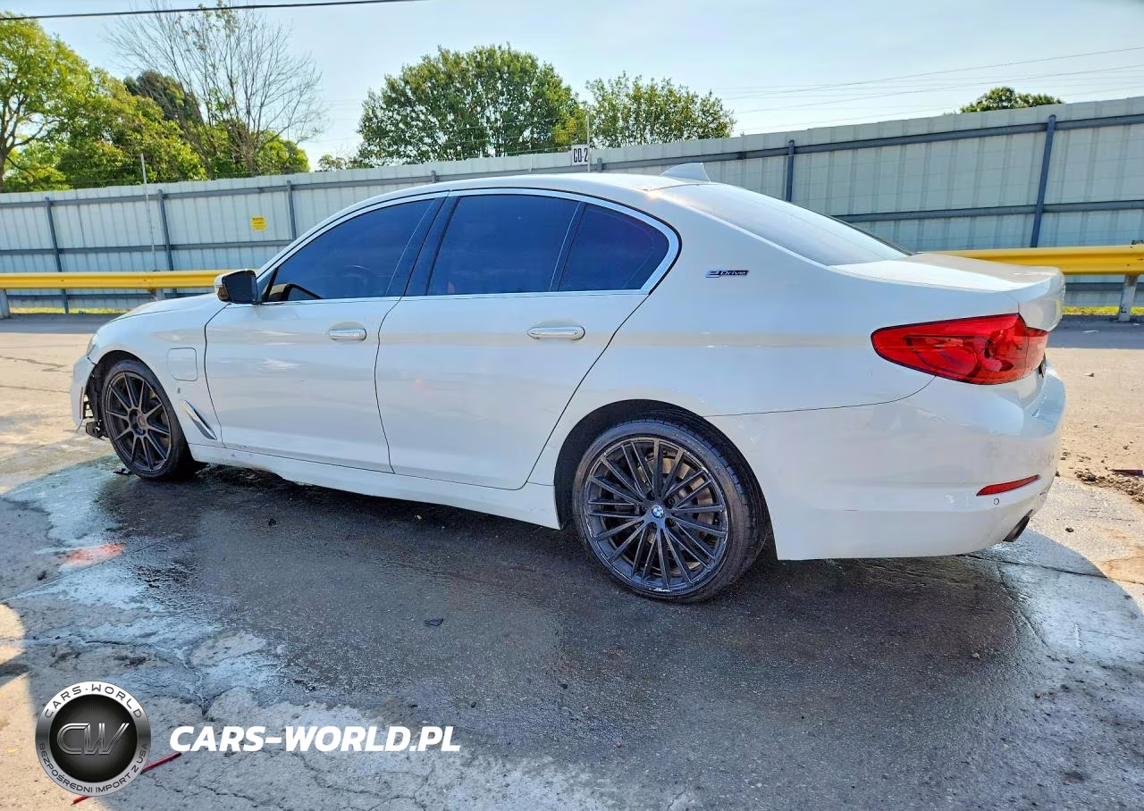 2018 BMW 530E VIN:WBAJA9C56JB033908 - 2