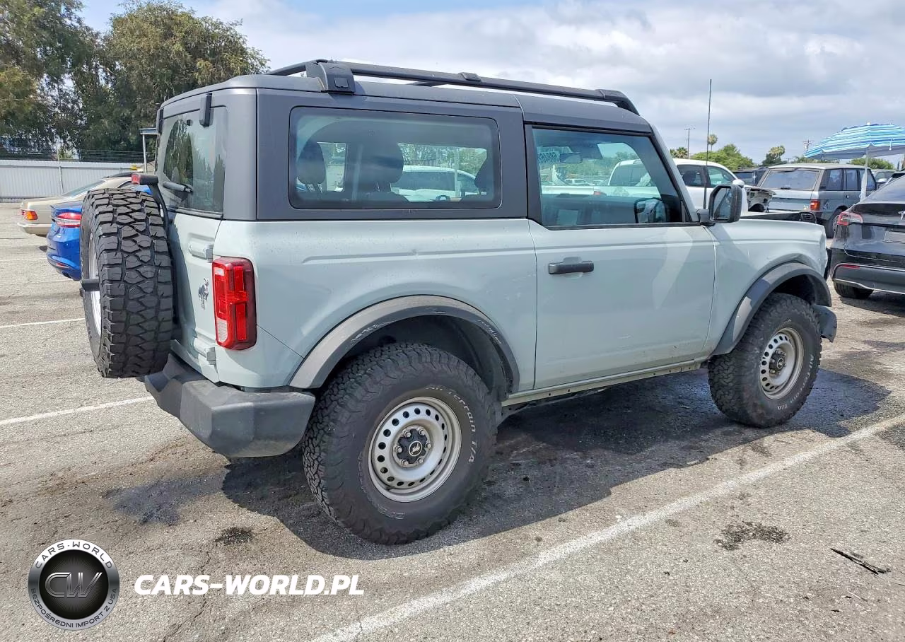 2022 Ford Bronco Base VIN:1FMDE5AH2NLA90760 - 3