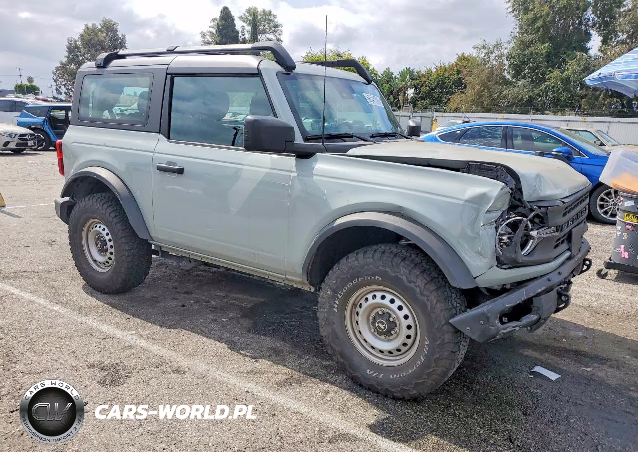 2022 Ford Bronco Base VIN:1FMDE5AH2NLA90760 - 4