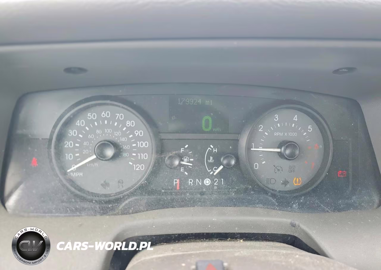 2008 Mercury Grand Marquis Ls VIN:2MEFM75V38X653445 - 9