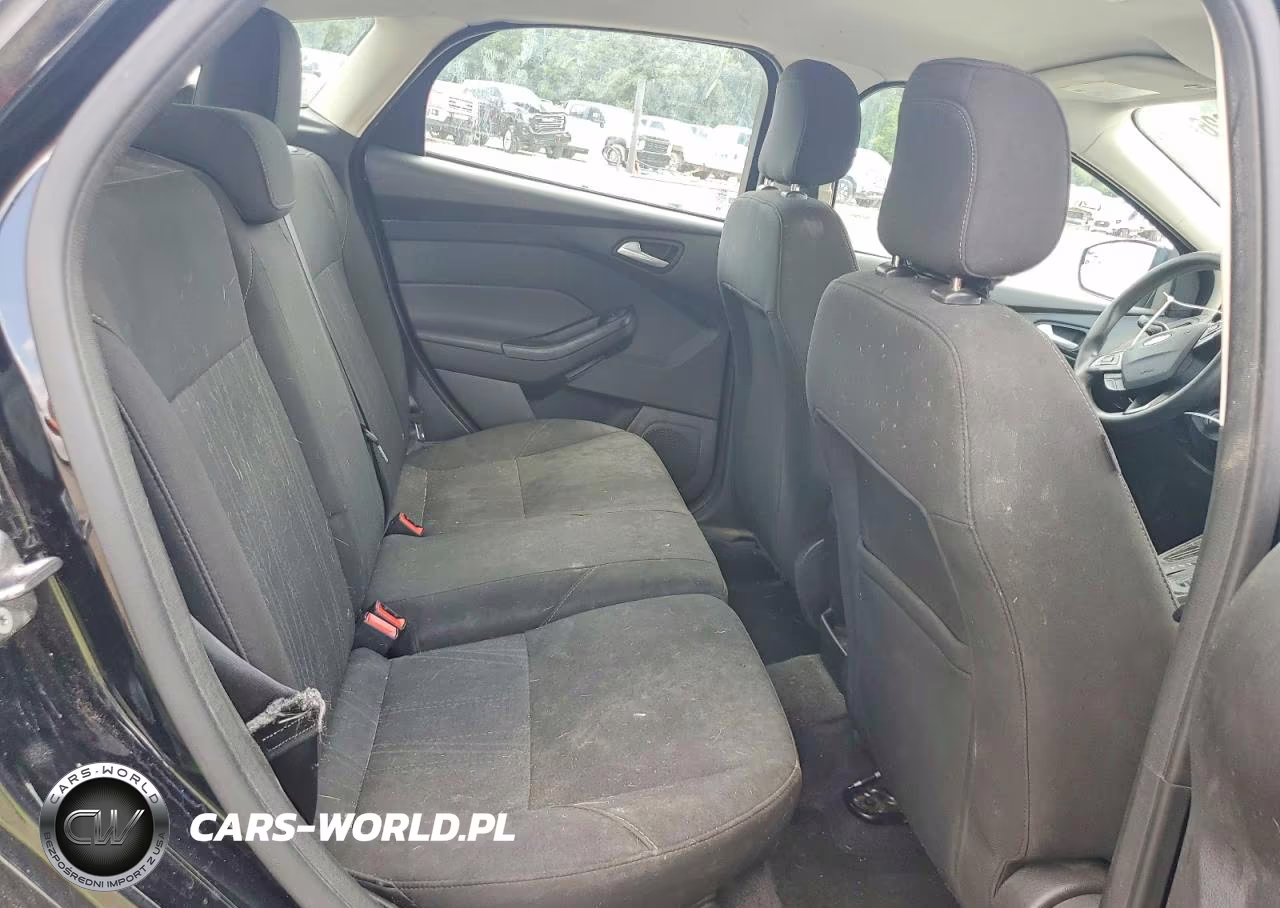 2018 Ford Focus Se VIN:1FADP3K20JL256089 - 10