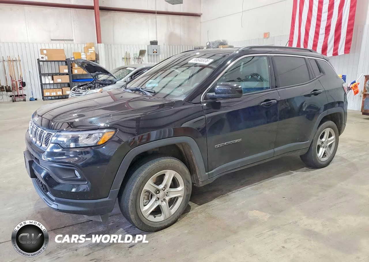2023 Jeep Compass Latitude – zdjęcie 1 z 13