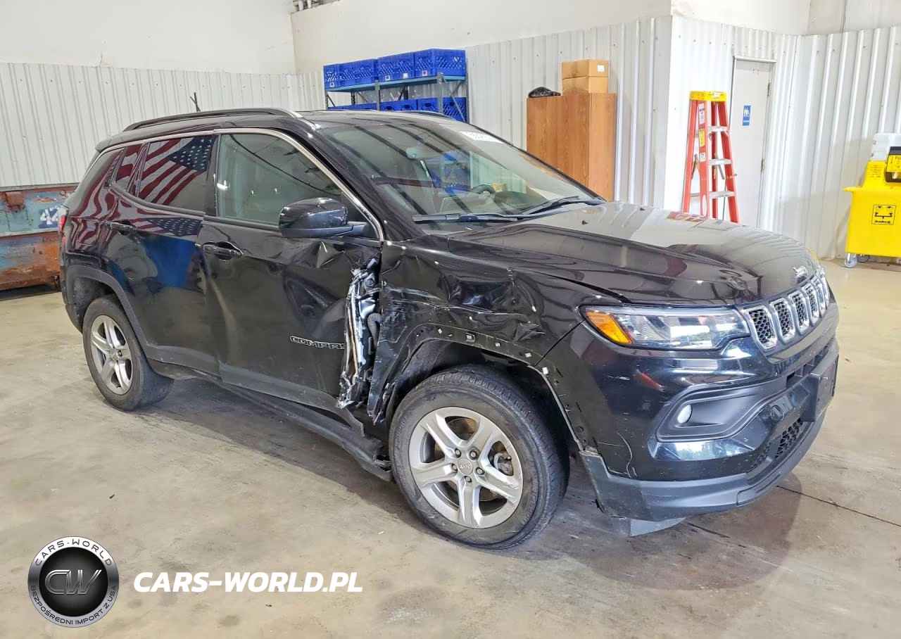 2023 Jeep Compass Latitude VIN:3C4NJDBN3PT503375 - 4