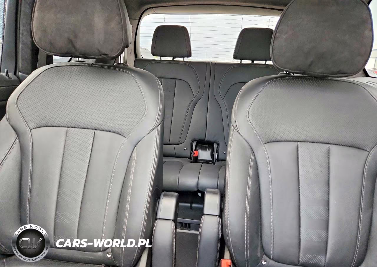 2020 BMW X7 xDrive40I VIN:5UXCW2C08L9A01434 - 10