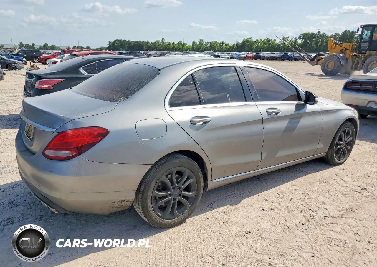 2015 Mercedes-Benz C 300 4Matic VIN:55SWF4KB8FU028717 - 3