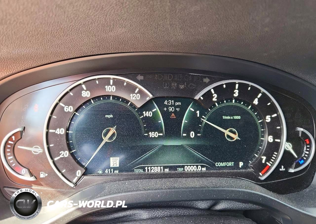 2019 BMW X4 xDrive30I VIN:5UXUJ3C53KLA58761 - 9