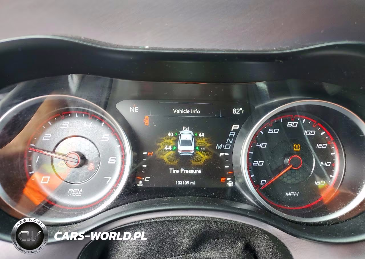 2019 Dodge Charger R-T VIN:2C3CDXCT1KH607933 - 9