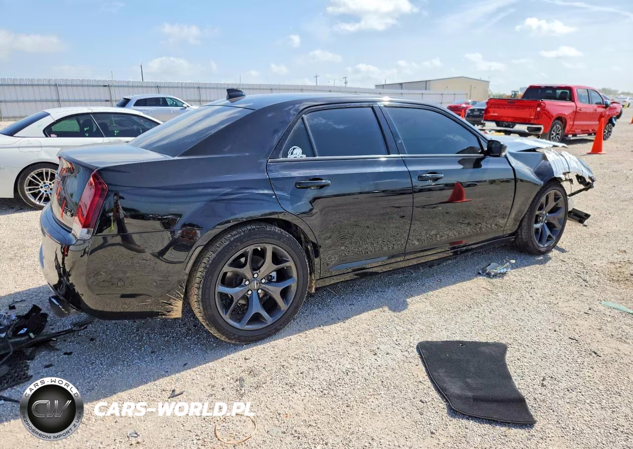 2023 Chrysler 300 S VIN:2C3CCABG6PH633259 - 3