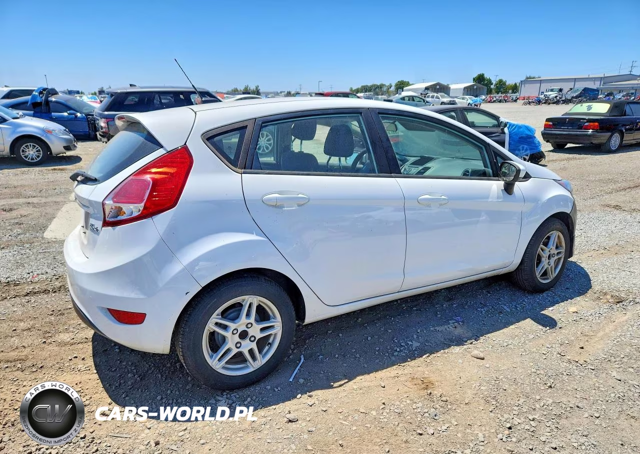 2018 Ford Fiesta Se VIN:3FADP4EJ4JM112214 - 3