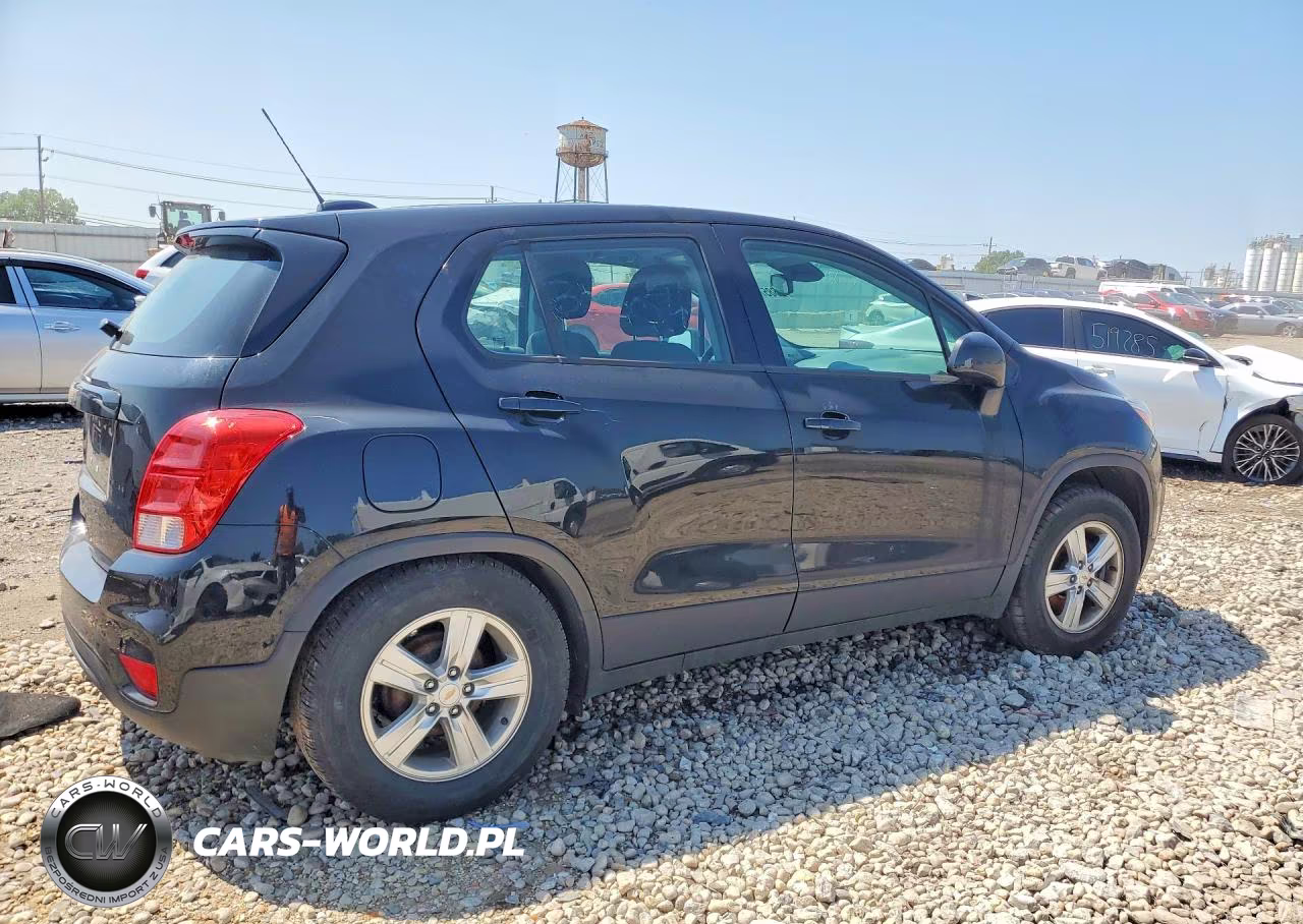 2020 Chevrolet Trax Ls VIN:KL7CJKSB3LB315806 - 3