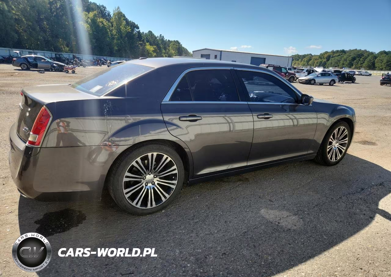 2013 Chrysler 300 S VIN:2C3CCABG9DH587017 - 3