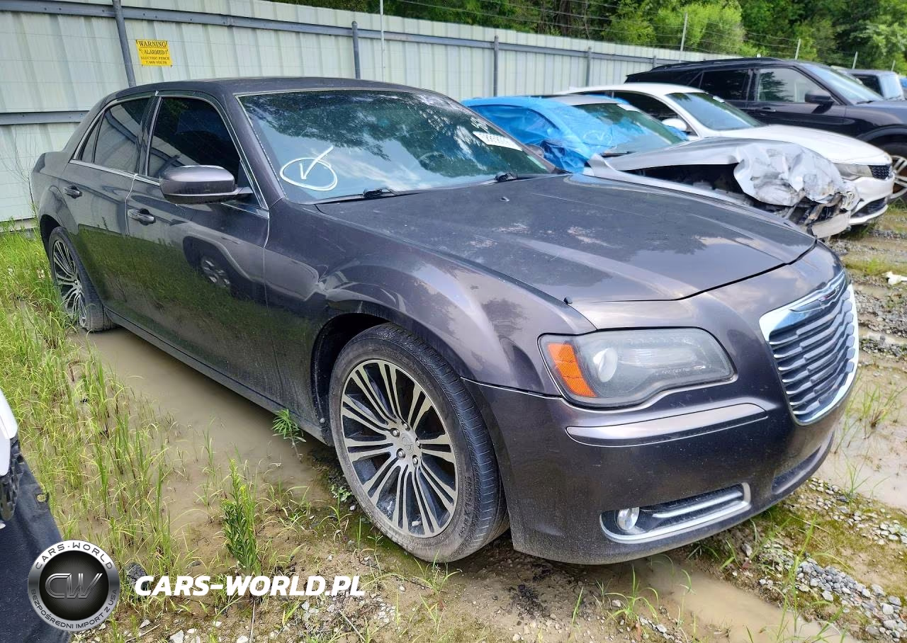 2013 Chrysler 300 S VIN:2C3CCABG9DH587017 - 4