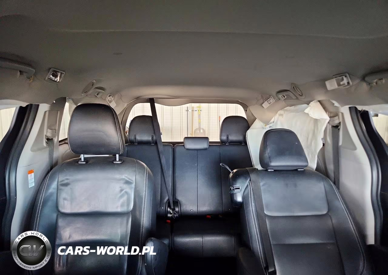 2016 Toyota Sienna Se VIN:5TDXK3DC7GS743079 - 10