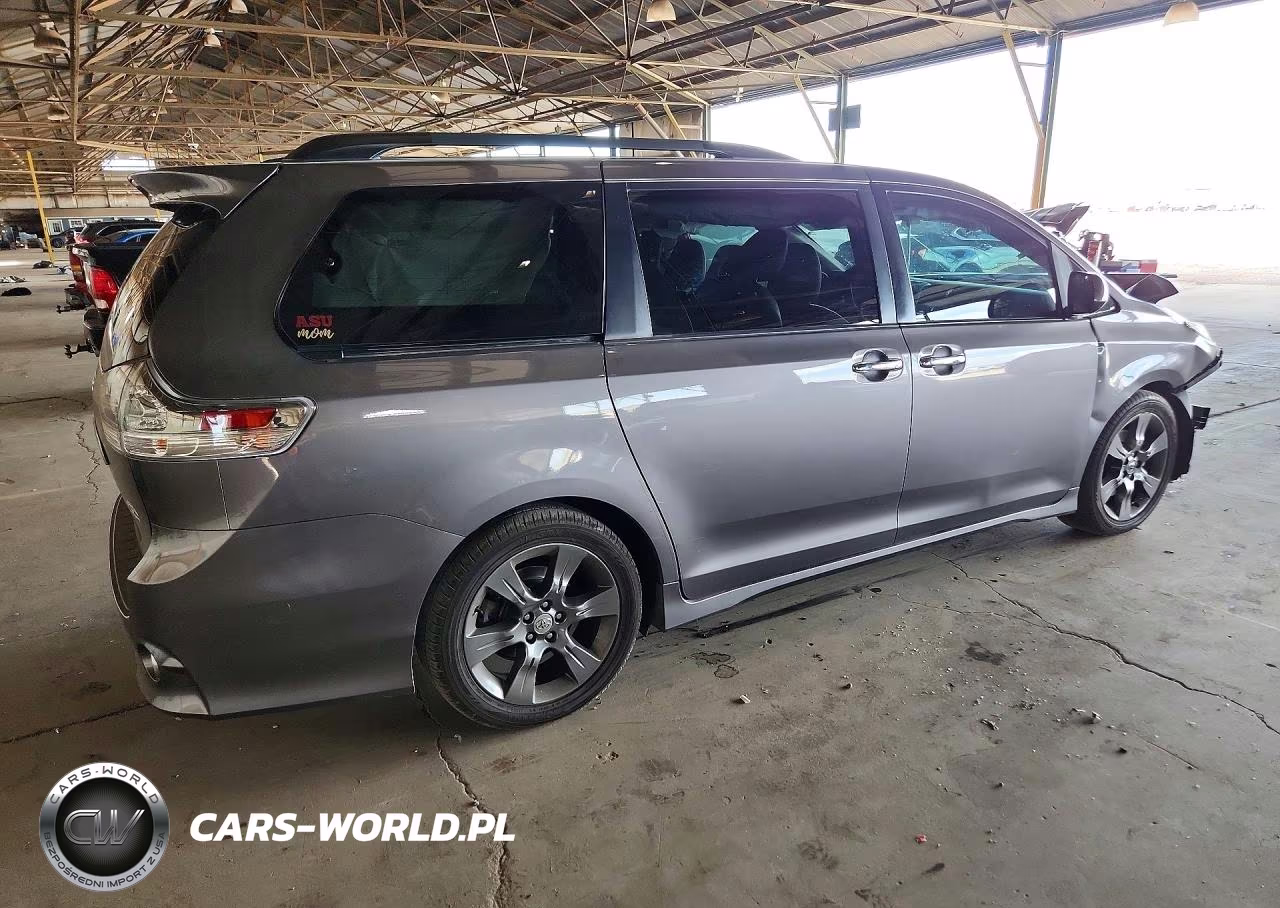 2016 Toyota Sienna Se VIN:5TDXK3DC7GS743079 - 3