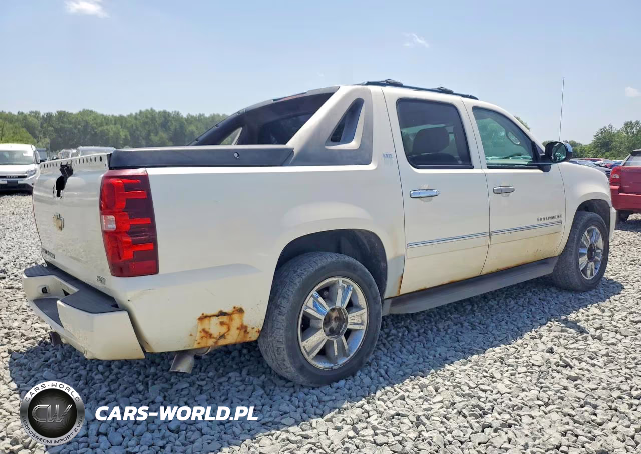 2010 Chevrolet Avalanche Ltz VIN:3GNVKGE09AG261729 - 3