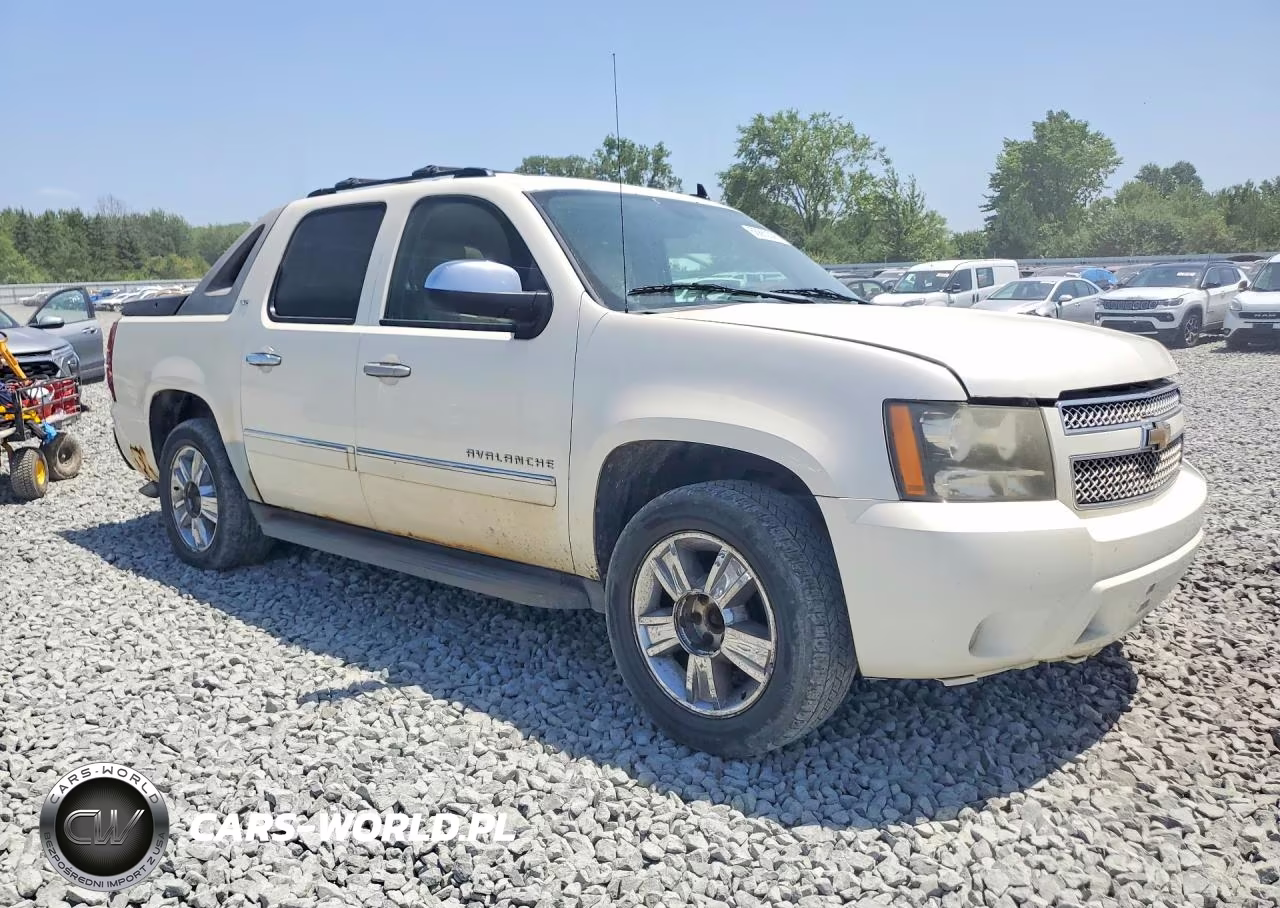 2010 Chevrolet Avalanche Ltz VIN:3GNVKGE09AG261729 - 4