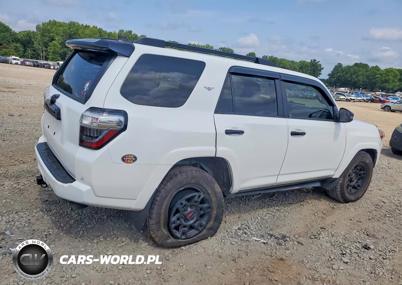 2021 Toyota 4Runner Venture Edition VIN:JTEHU5JR1M5909029 - 3