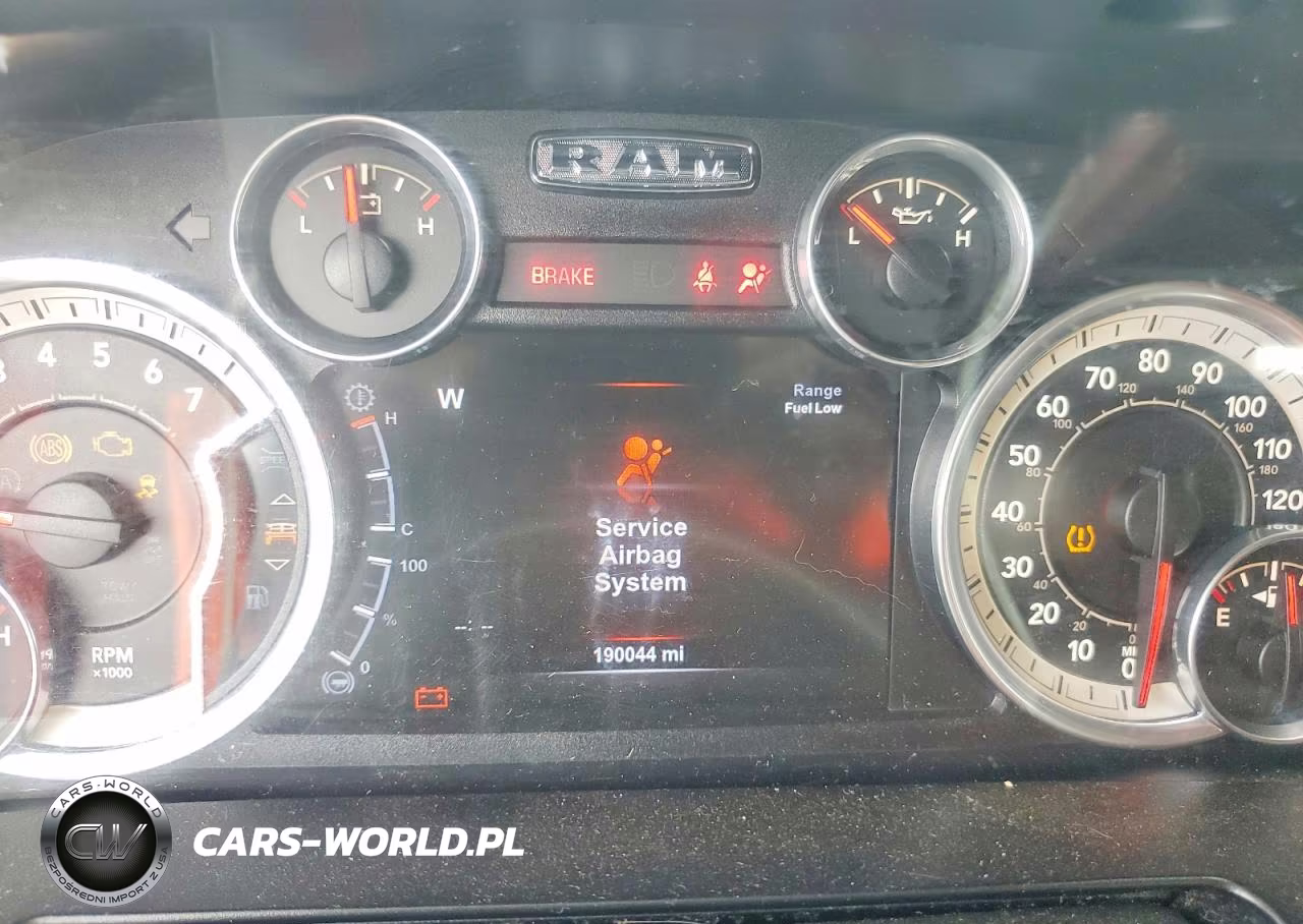 2015 Ram 1500 Sport VIN:1C6RR7MT3FS719385 - 9