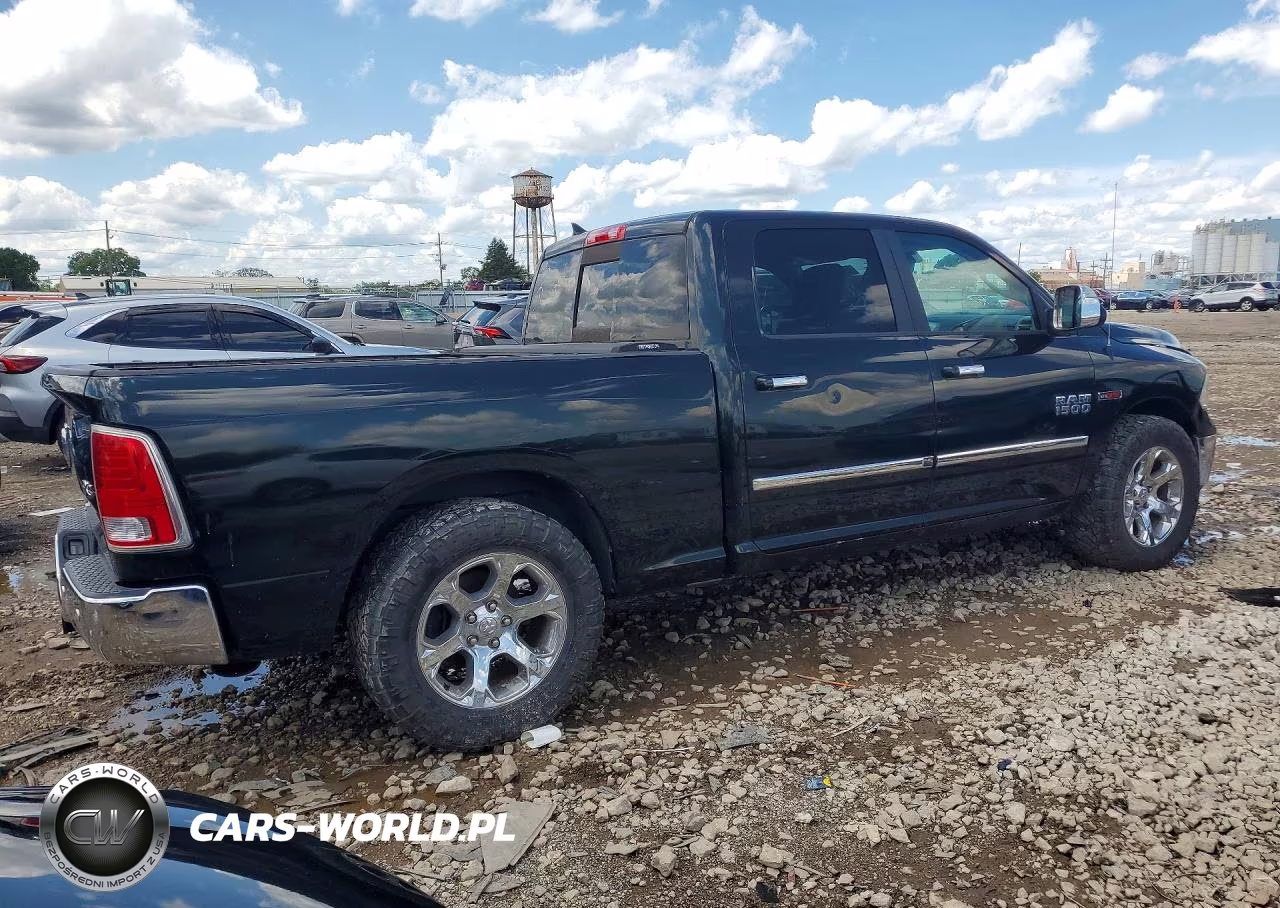 2015 Ram 1500 Laramie VIN:1C6RR7VM4FS727762 - 3